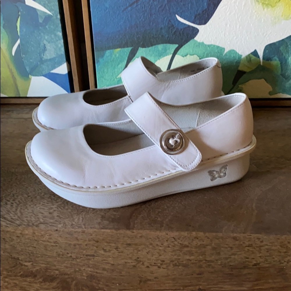 Alegria by PG lite Velcro Mary Jane nursing shoes